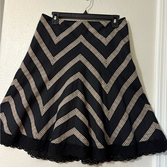 Ann Taylor Black A Line Skirt w Tan Lace in Chevron Pattern and Lace Hem. Cotton - Picture 1 of 11